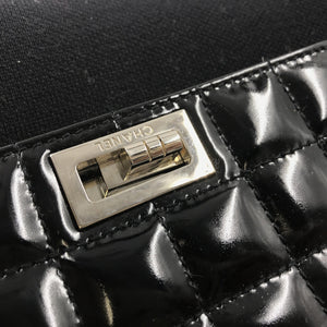 Chanel Schultertasche "Chocolate Bar" aus Lackleder