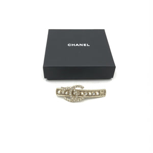 Chanel Haarspange mit Kristallperlen und CC-Logo