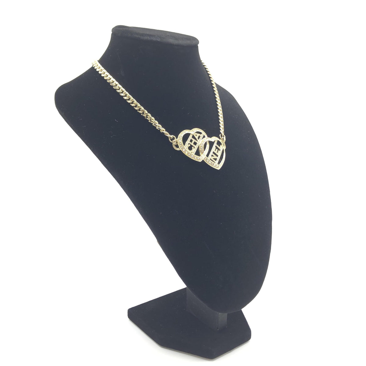 Chanel Goldfarbene Herz-Choker-Halskette mit Logo