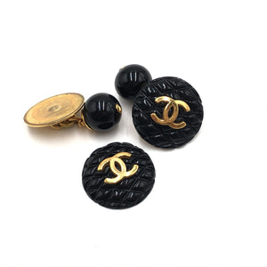 Chanel Matelassé Coco Mark Manschettenknöpfe aus schwarzem Kunststoff