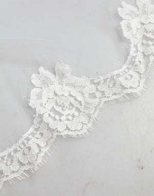 Dolce & Gabbana Schleier aus weißer floraler Spitze, Nylon, bodenlang, 3 m lang