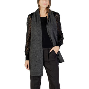 Only Grauer Schal aus recyceltem Polyester