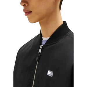 Tommy Hilfiger Jeans Schwarzer Bomber aus recycelter Baumwolle