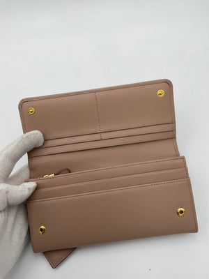 Prada PRADA Geldbörse aus Saffiano in Puderrosa mit Kartenetui