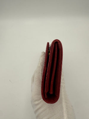 Miu Miu MIU MIU Geldbörse aus Leder mit Kroko-Prägung in Rosso