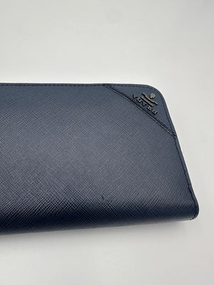 Prada PRADA Reißverschlussbörse aus blauem Saffiano Leder