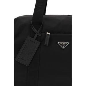 Prada Schwarze Gepäck- und Reisetasche aus recyceltem Polyamid