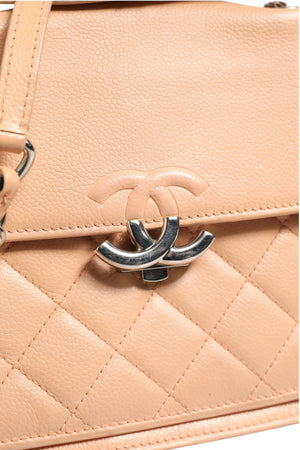 Chanel Kleine CC Box Flap Bag aus gestepptem Ziegenleder