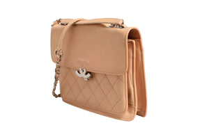 Chanel Kleine CC Box Flap Bag aus gestepptem Ziegenleder