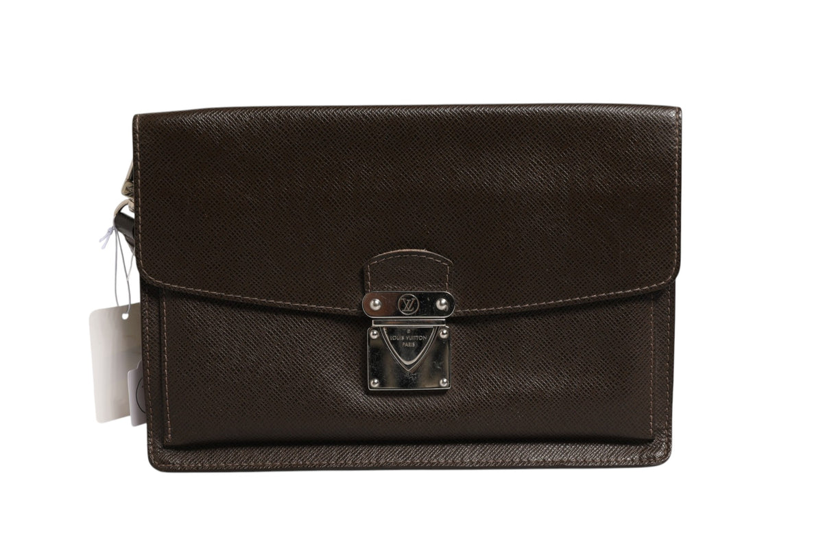 Louis Vuitton Belaia Clutch Taiga-Leder