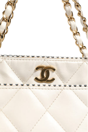 Chanel Mini 22 aus glänzendem Kalbsleder mit Steppung, Weiß 1792563