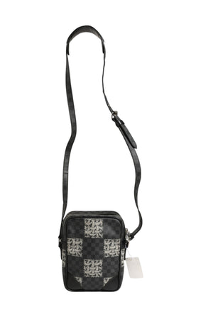Louis Vuitton Schwarze Schultertasche Amazon Christopher Nemeth aus Damier Graphite Canvas