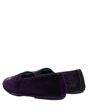 Dolce & Gabbana Lila Samt Loafer mit Kronenstickerei