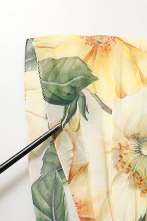 Dolce & Gabbana Langes Seidenkleid mit Blumenprint in Gelb