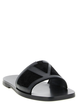 Valentino Garavani Schwarze Kalbsleder-Slipper