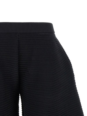 Issey Miyake Schwarze Cropped Hose aus Polyester