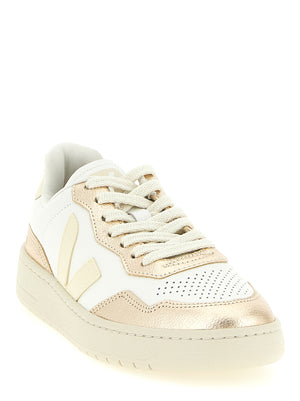 Veja Sneakers aus echtem Goldleder, niedrig geschnitten