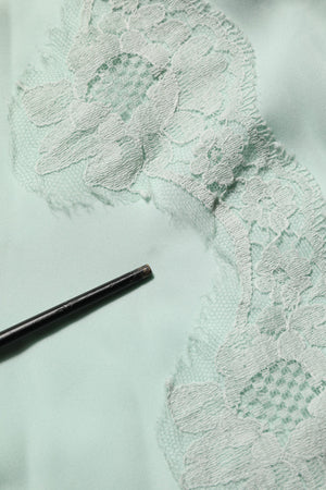 Dolce & Gabbana Abaya-Maxikleid aus Seide in Mintgrün mit Spitzendetails