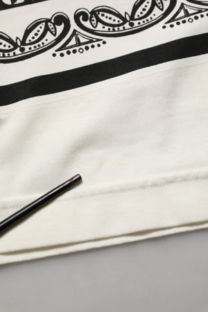 Dolce & Gabbana Weißes Baumwoll-T-Shirt mit Bandana-Print und Rundhalsausschnitt