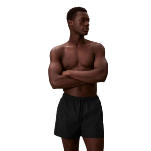 Calvin Klein Jeans Schwarze Badeshorts aus recyceltem Polyester