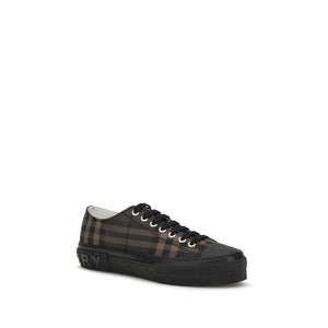 Burberry Braune Sneakers aus Polyamid