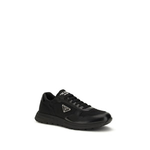 Prada Schwarze Sneaker aus recyceltem Polyamid