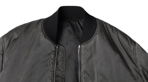MM6 Maison Margiela Graue Bomberjacke mit Reißverschlusstasche Ärmel