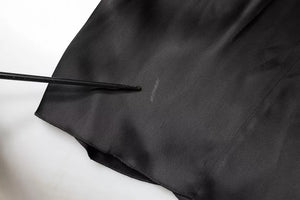 Emporio Armani Schwarzes Wickelkleid aus Satin mit langen Ärmeln und Mini-Schnitt