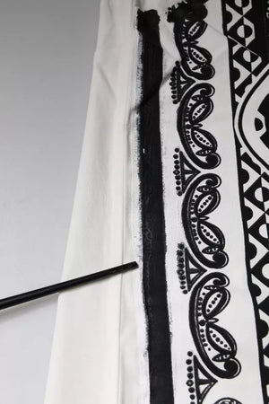 Dolce & Gabbana Weißes Bandana-Print-T-Shirt aus Baumwolle mit kurzen Ärmeln