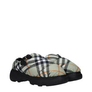 Burberry Grüne Stoff-Slipper