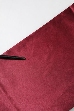 Dolce & Gabbana Roter Satin-Seiden-Schal mit Fransen